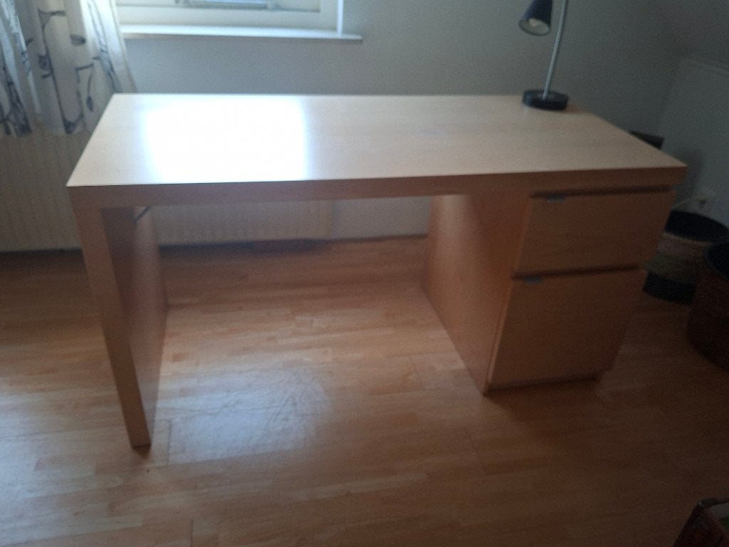 GRATIS Bureautje ( Ikea), Gebruikt, IKEA, Bureau-kast combinatie, Ophalen