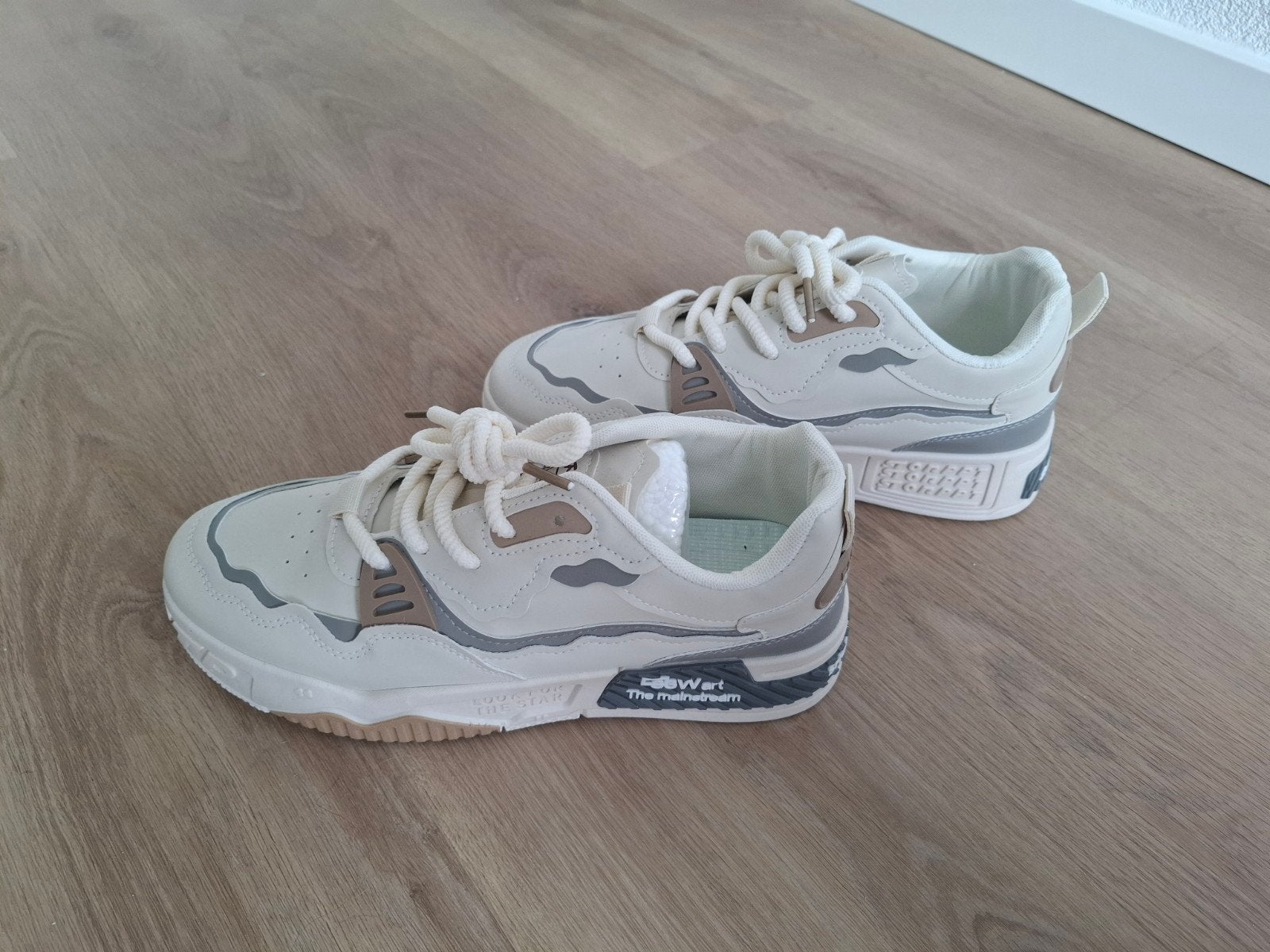 Nieuwe witte sneakers - Maat 42, Kleding | Dames, Schoenen, Ophalen, Nieuw, Wit, Sneakers of Gympen