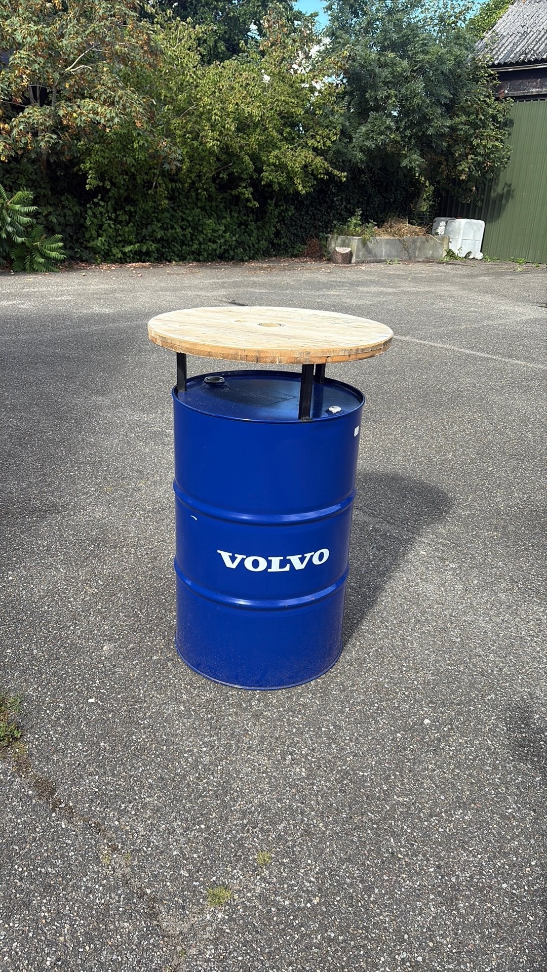 Unieke statafel van Volvo olievat en houten kabelhaspel, Ophalen, Zo goed als nieuw
