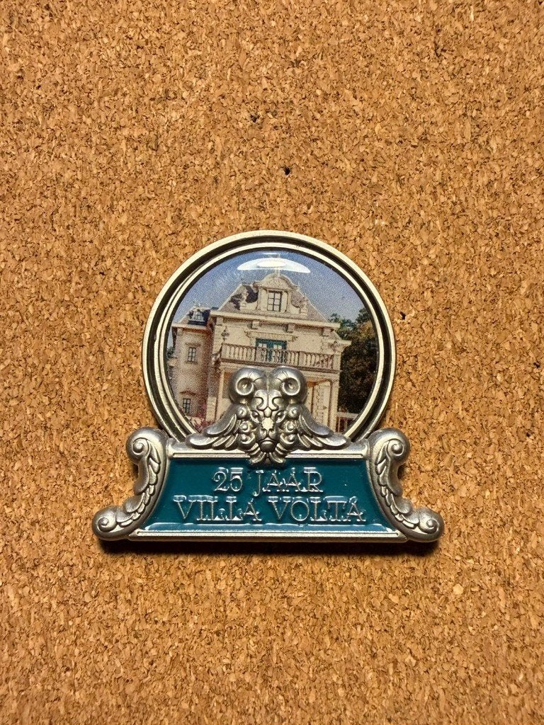 Efteling Pin | 25 jaar Villa Volta | EPP 432, Verzamelen, Efteling, Verzenden, Nieuw, Button of Speldje