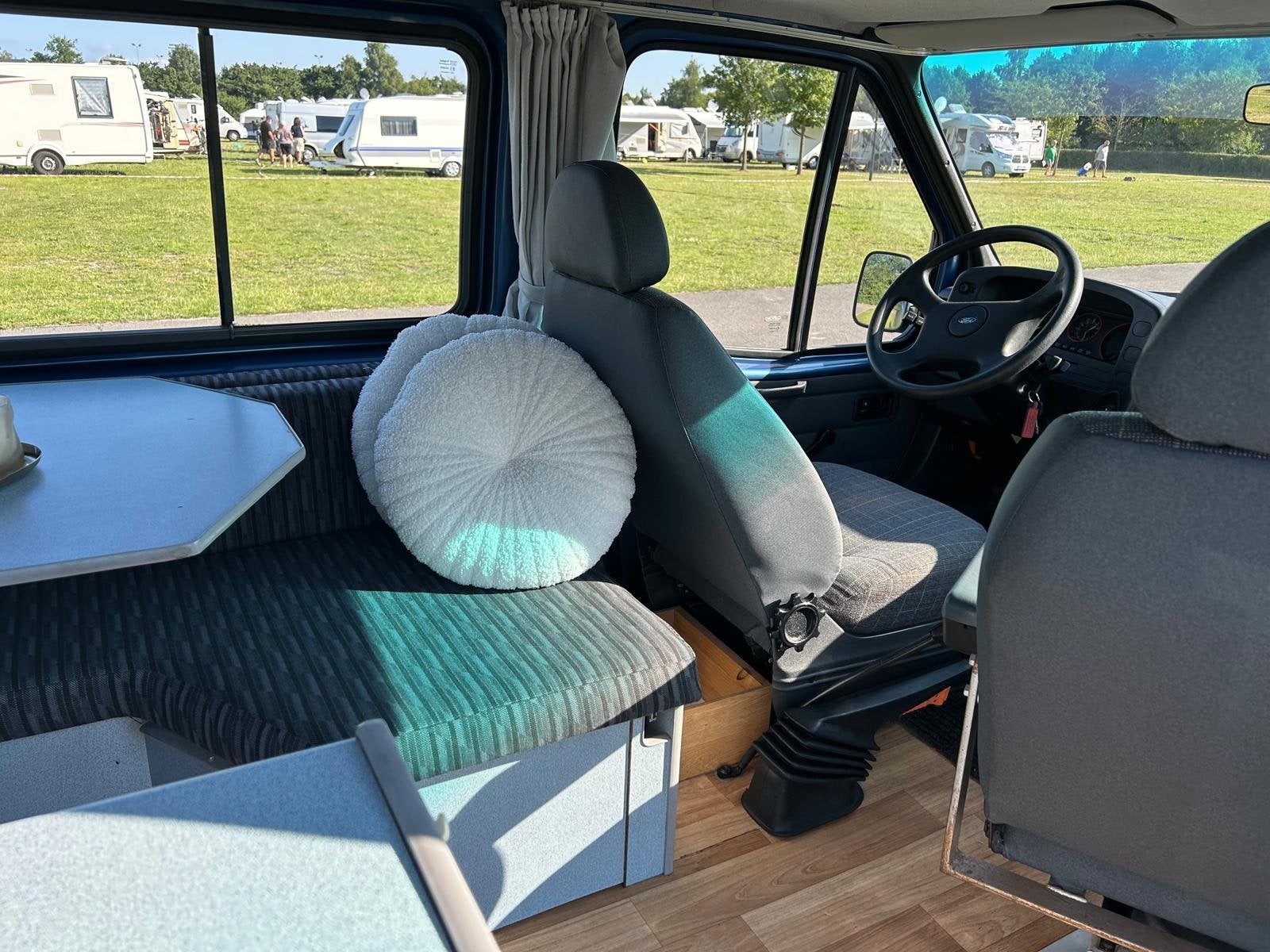 Foto 35 van Ford TRANSIT 80D ORINELE FABRIEKS BUSCAMPER 4 SLAAP PLAATSEN