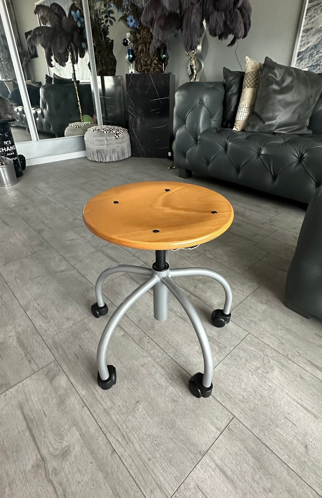 Vintage atelierkruk jaren ‘90, Huis en Inrichting, Ophalen, In hoogte verstelbaar, Zo goed als nieuw, Overige materialen