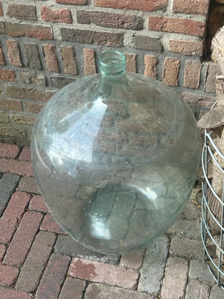 Grote glazen fles / mandfles - 50 cm diameter, 65 cm hoog, Ophalen of Verzenden