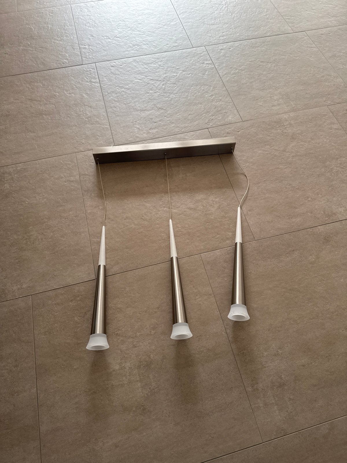 Moderne hanglamp met 3 spots - RVS en wit, Ophalen, Gebruikt, Metaal