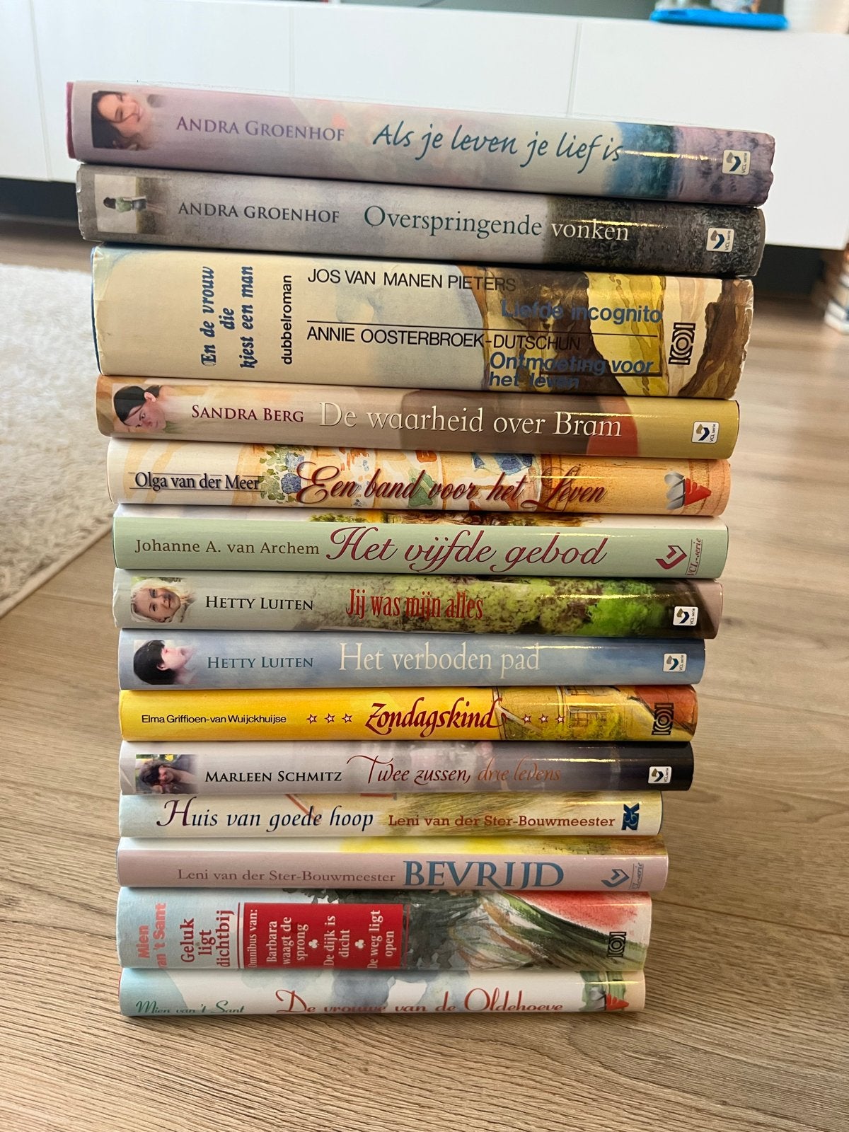 14 boeken van diverse auteurs (o.a. Andra Groenhof), Ophalen of Verzenden, Gelezen, Nederland