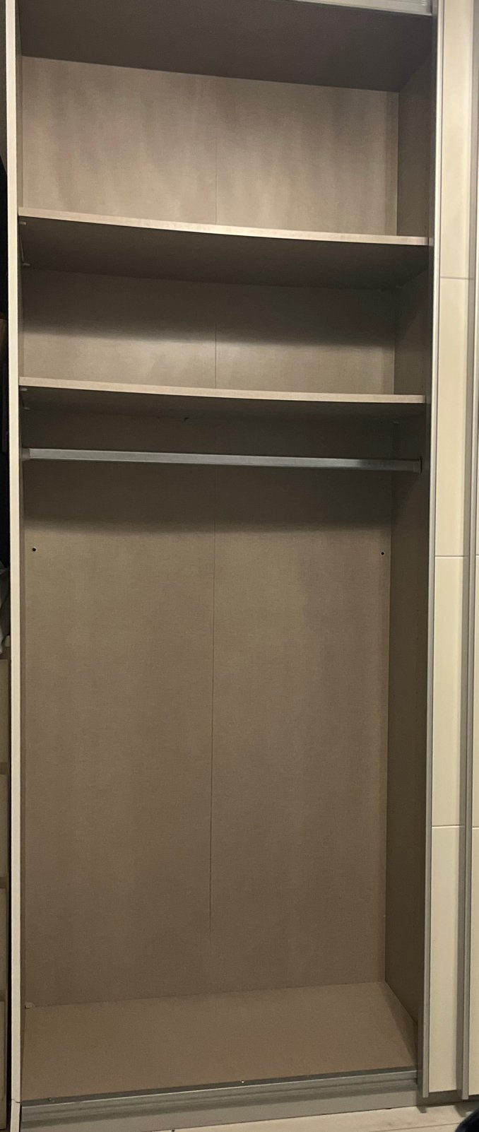 Foto 4 van Ikea kast met schuifdeuren