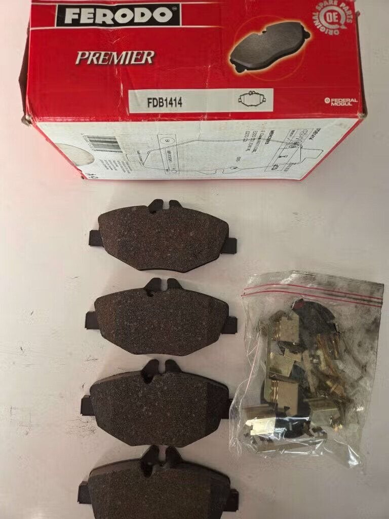 Set Remblokken Mercedes E-Klasse W211 CLS C219, -, Nieuw, Ferodo, Ophalen of Verzenden