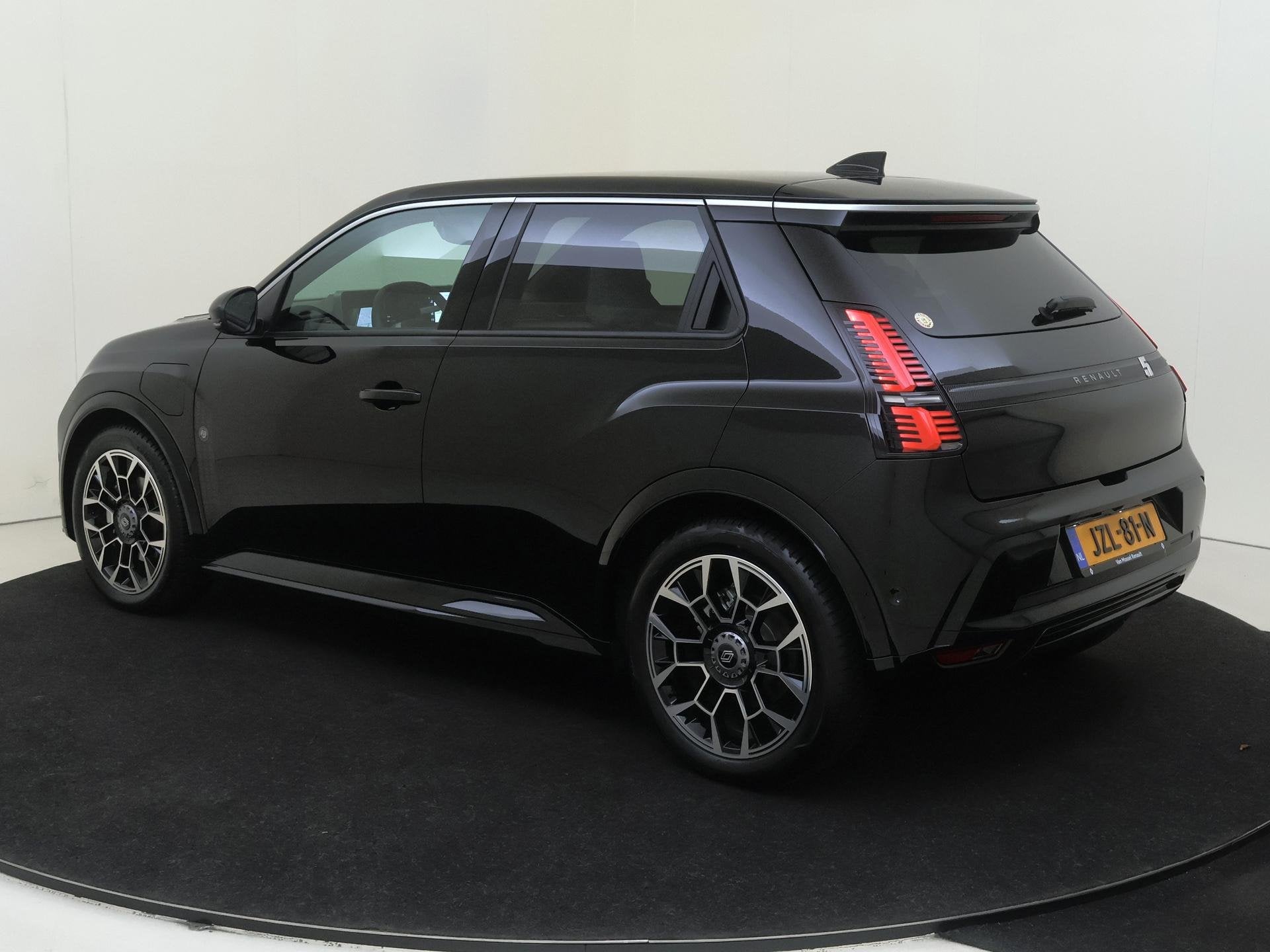 Renault 5 comfort range Roland-Garros 52 kWh pack safety & a, Gebruikt, Leder en Stof, Zwart, Origineel Nederlands