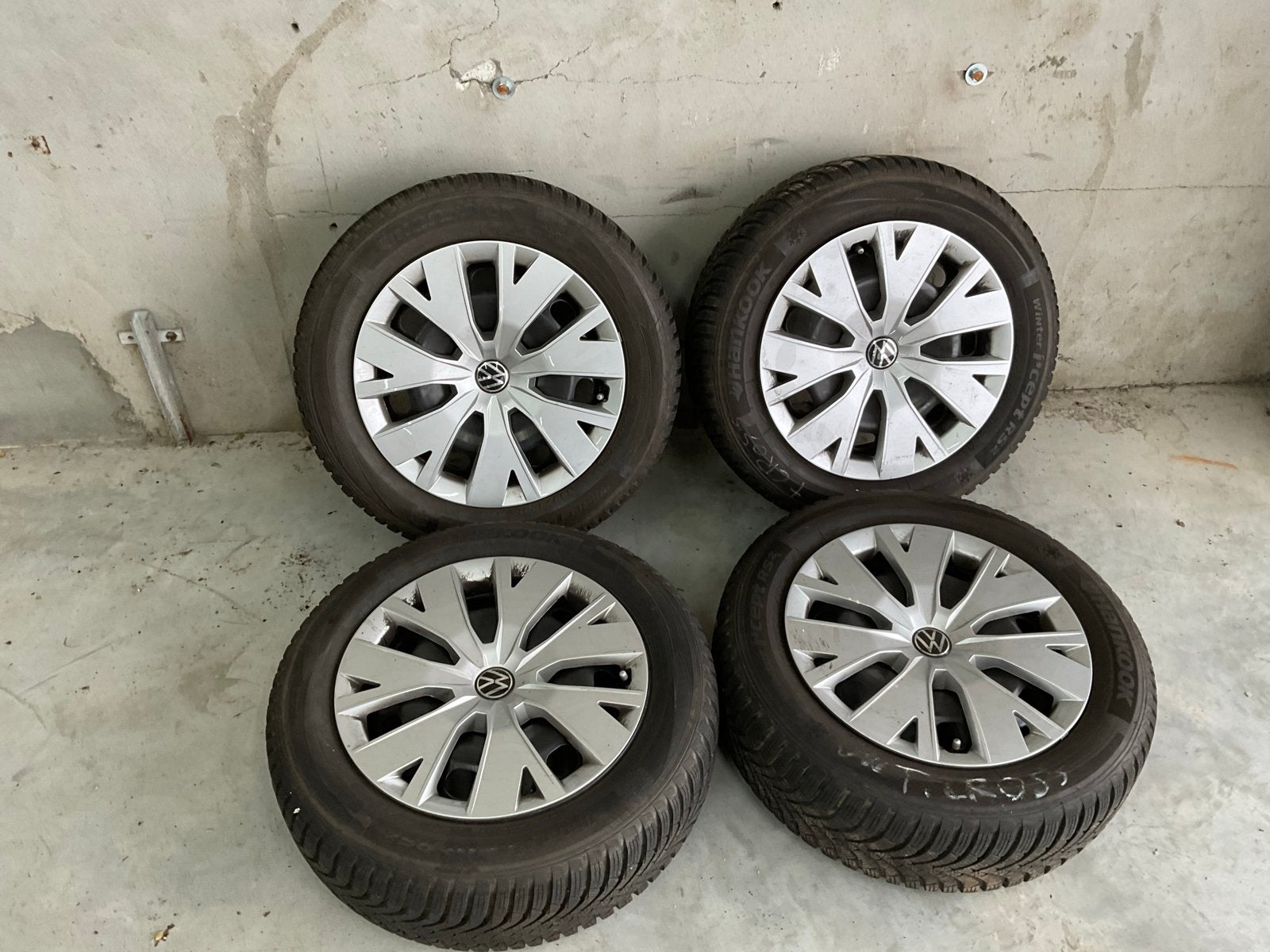 VW Cross Winterbanden 195/60 R16 als nieuw, Gebruikt, 16 inch, Banden en Velgen, Personenwagen