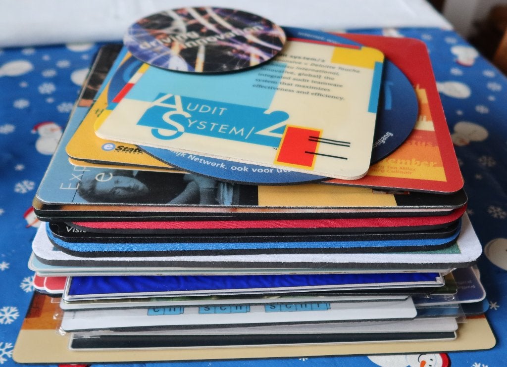 35 Nieuwe muismatten, bijna allen verschillend - in een koop, Computers en Software, Ophalen of Verzenden, Nieuw