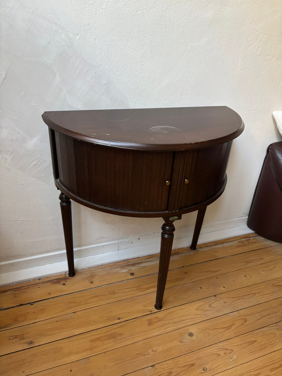 Vintage bijzettafel met schuifdeurtjes, Ophalen, 50 tot 100 cm, Zo goed als nieuw, 25 tot 50 cm