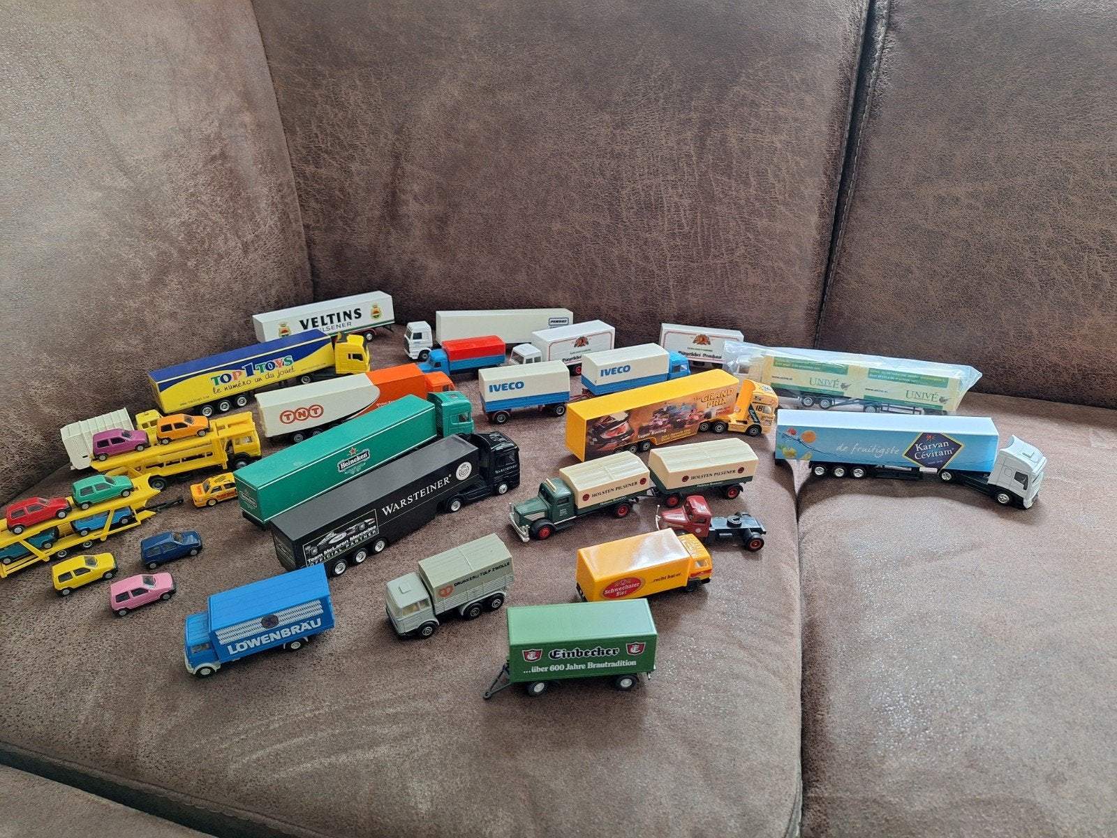 Collectie miniatuur vrachtwagens en auto's, Ophalen of Verzenden, Gebruikt, Bus of Vrachtwagen