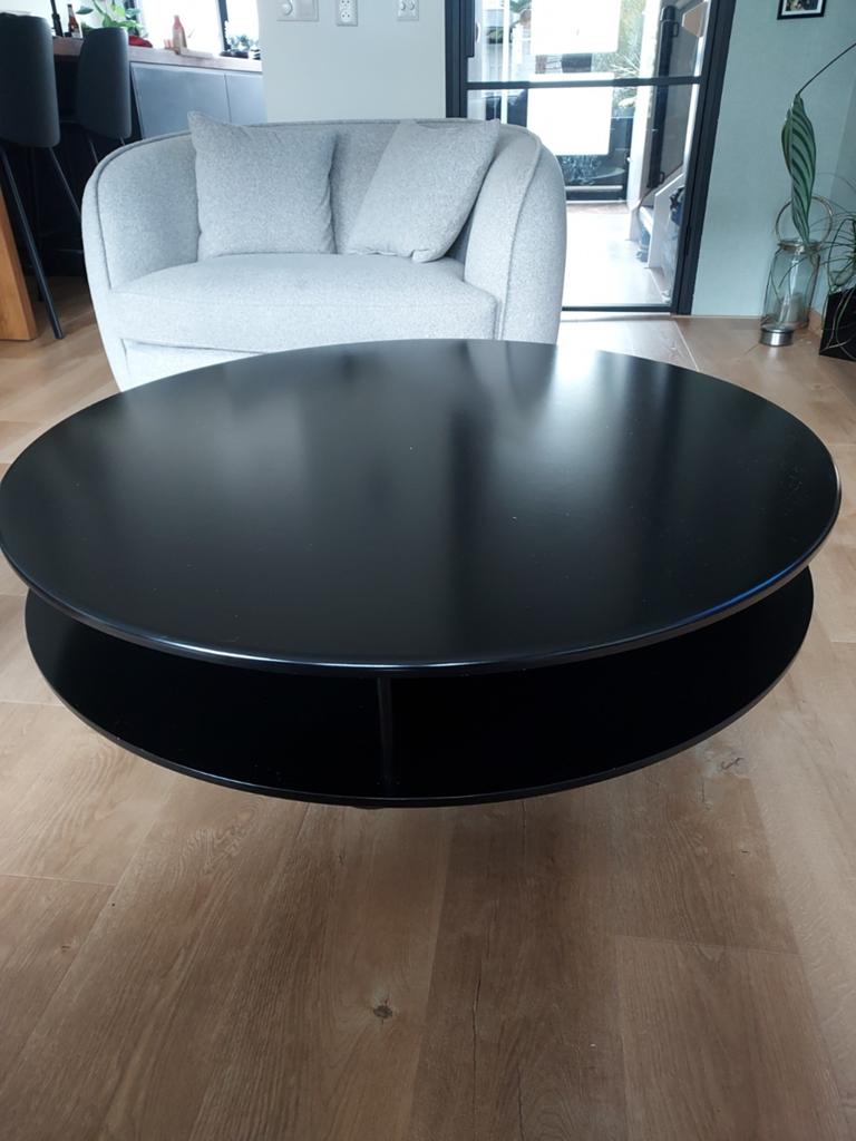 Zwarte ronde salontafel op wielen, Huis en Inrichting, Tafels | Salontafels, Ophalen, Overige materialen, 50 tot 100 cm, 100 tot 150 cm