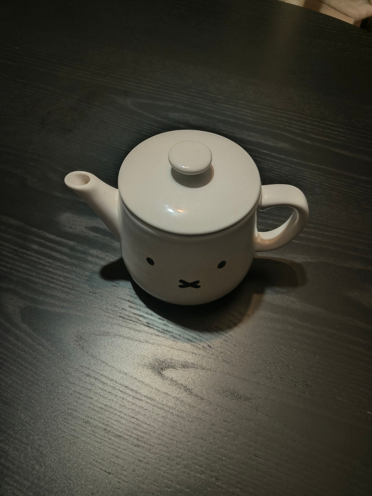 Schattige Nijntje Theepot - Wit Keramiek, Theepot/fluitketel, Ophalen of Verzenden, Zo goed als nieuw, Steen/keramiek