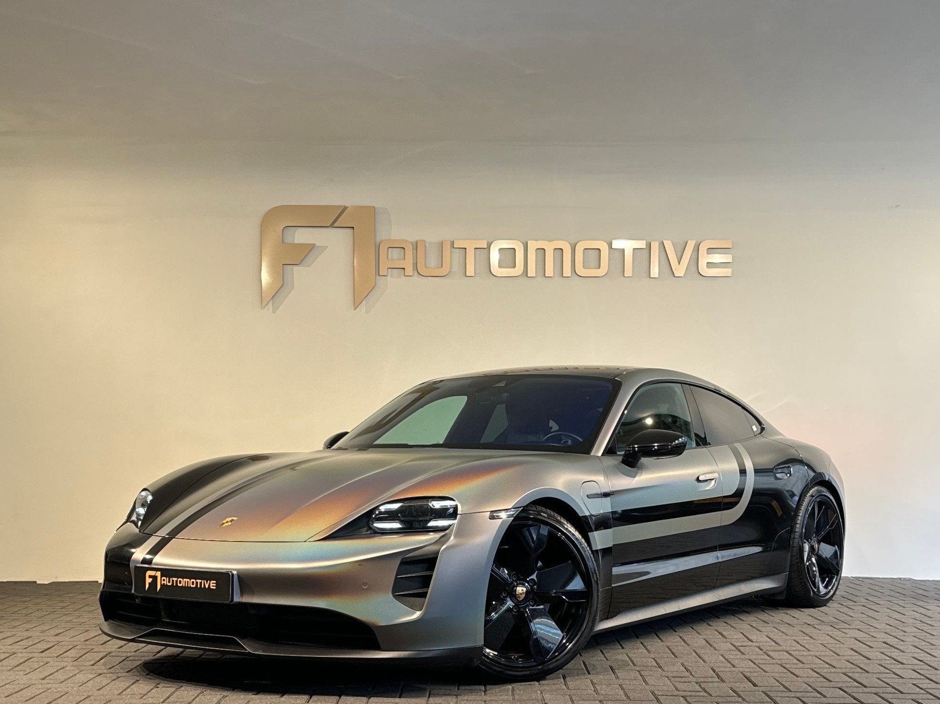 Porsche Taycan 4S Performance 84 kWh Pano|BTW|Keyl|Lift|Memo, Auto's, Dealer onderhouden, Gebruikt, Zwart, 4 stoelen