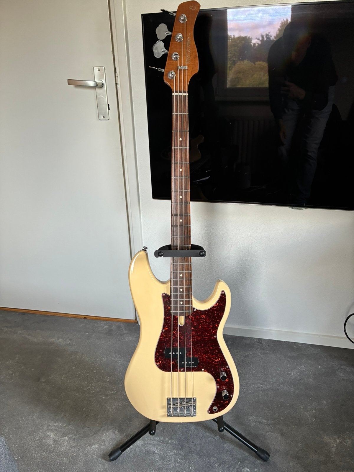 Sire Marcus Miller P5  in nieuwstaat met nieuwe snaren, Ophalen, Zo goed als nieuw, Elektrisch