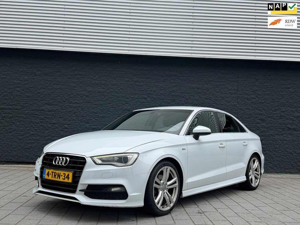 Audi A3 Limousine 1.4 TFSI CoD Ambition Pro Line S, Auto's, Audi, Gebruikt, 4 cilinders, Leder en Stof, Wit