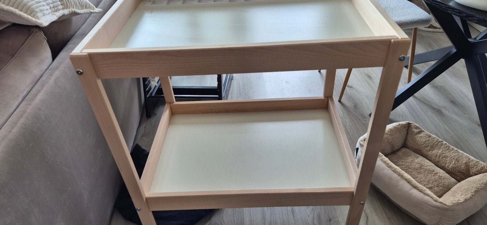 Houten Aankleedtafel met Twee Lagen, Kinderen en Baby's, Badjes en Verzorging, Overige merken, Gebruikt, Aankleedkussen, Ophalen of Verzenden