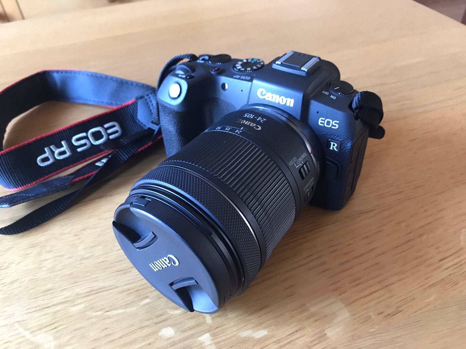 Foto 3 van Canon EOS RP camera met toebehoren
