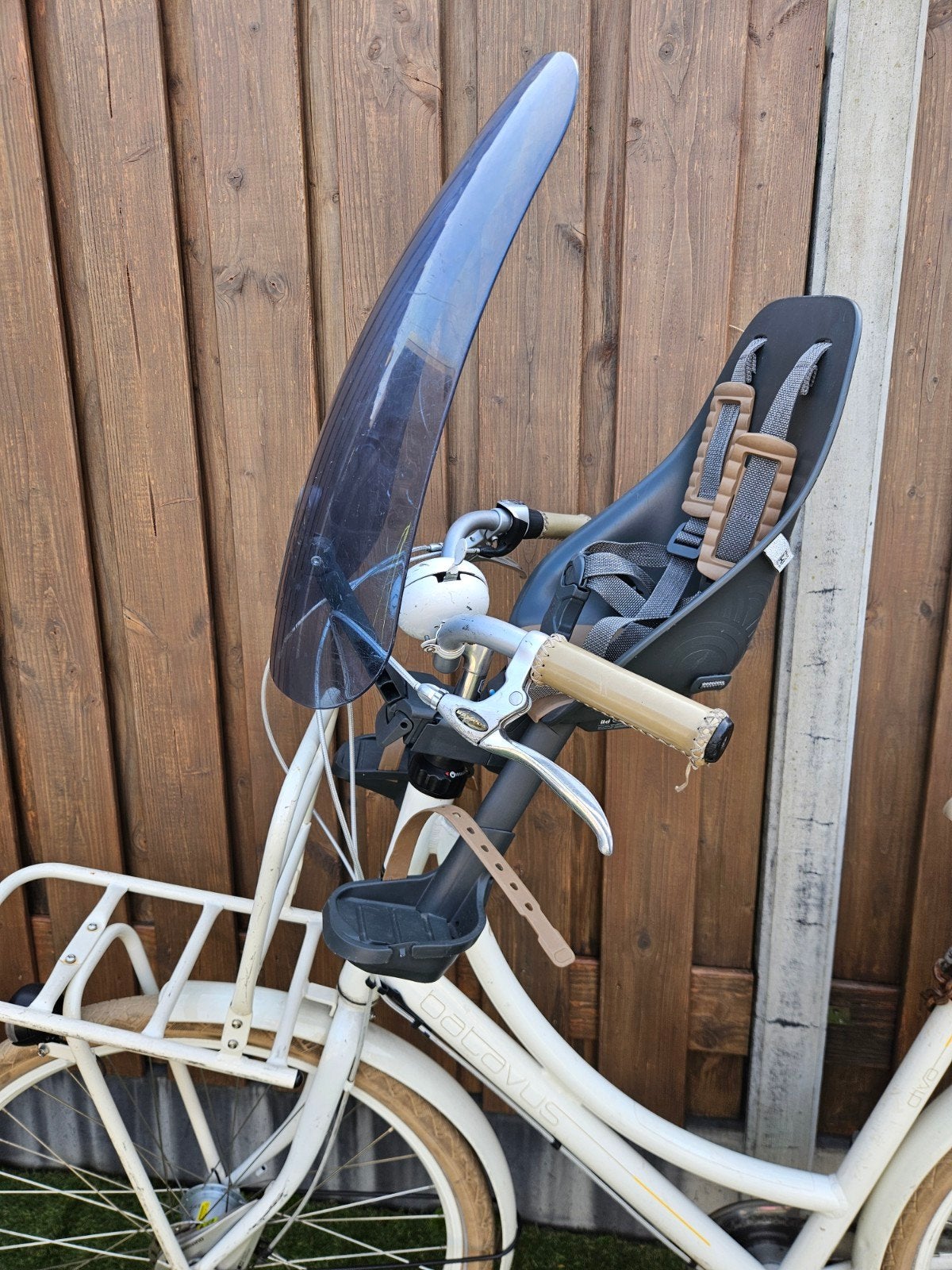 Urban Iki voorzitje met windscherm en adapter, Fietsen en Brommers, Ophalen, Voetsteuntjes, Voorzitje, Zo goed als nieuw