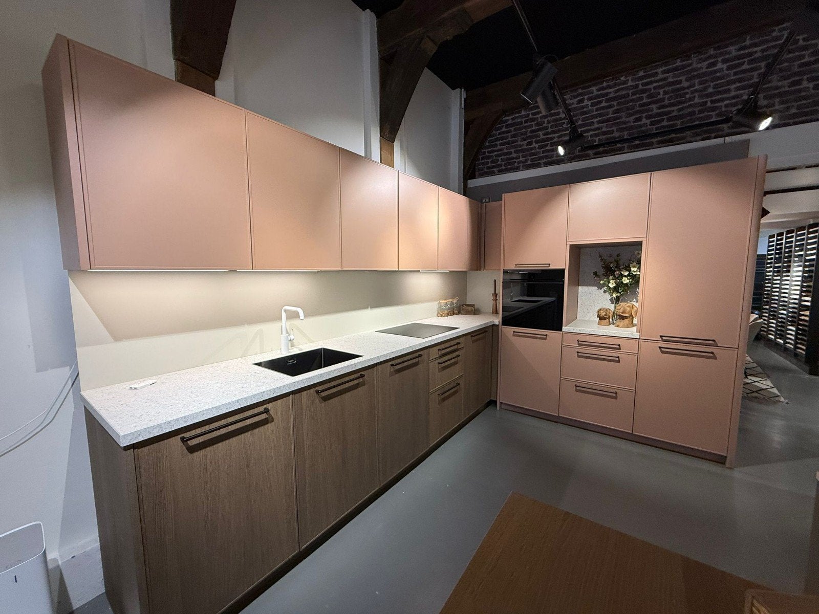Complete showroomkeuken, van €32.339,69 voor €16.950,-., Ophalen, Overige kleuren, Hoekkeuken, Hoogglans of Gelakt