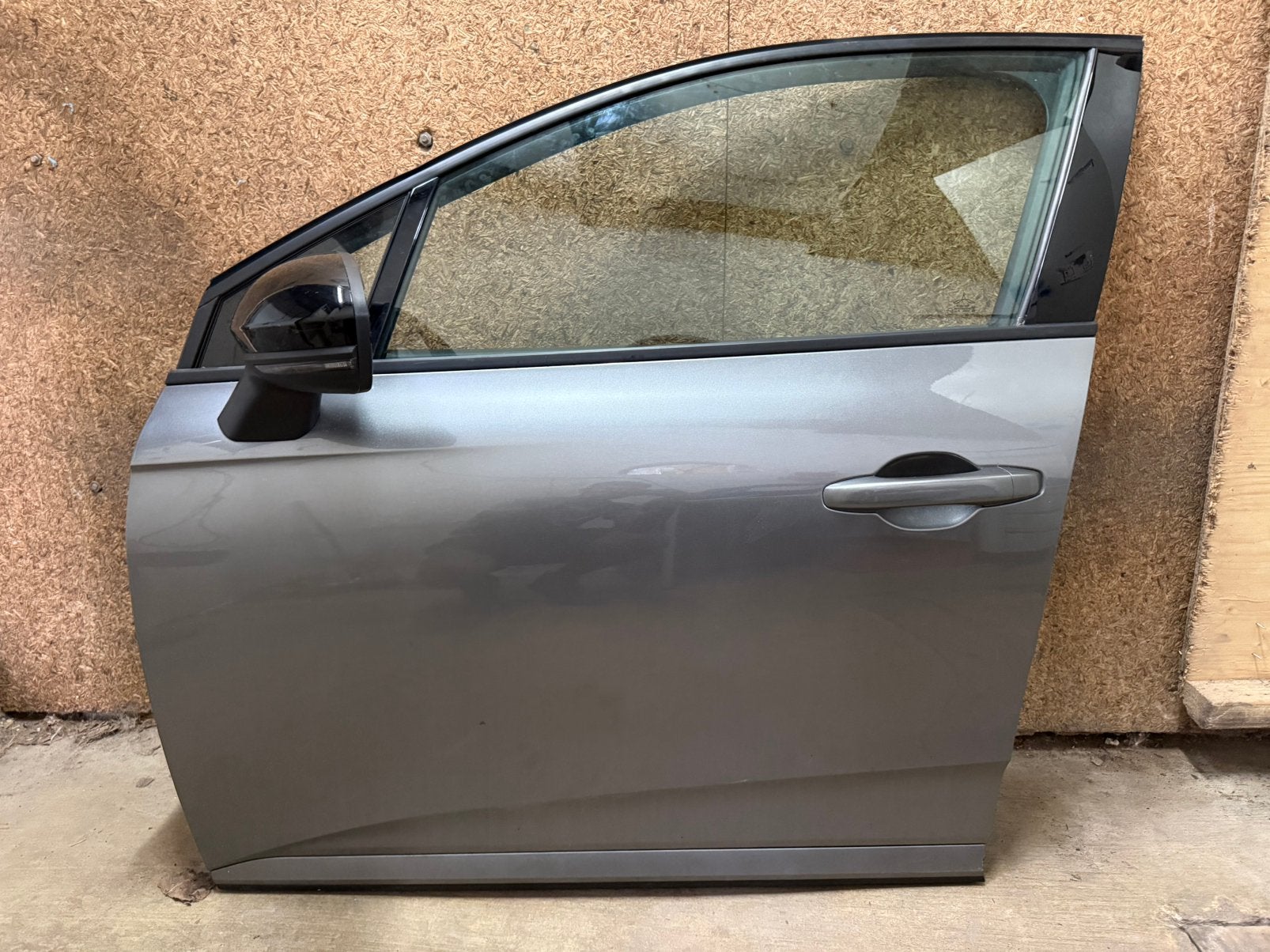 Portier Renault Clio 5 Grijs Links voor Deur LV 2020-2026, Ophalen, Links, Renault, Deur