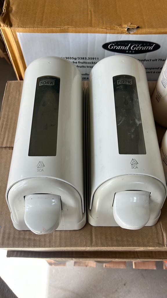 Tork zeep dispenser 2 stuks, Ophalen of Verzenden, Schoonmaakmiddel
