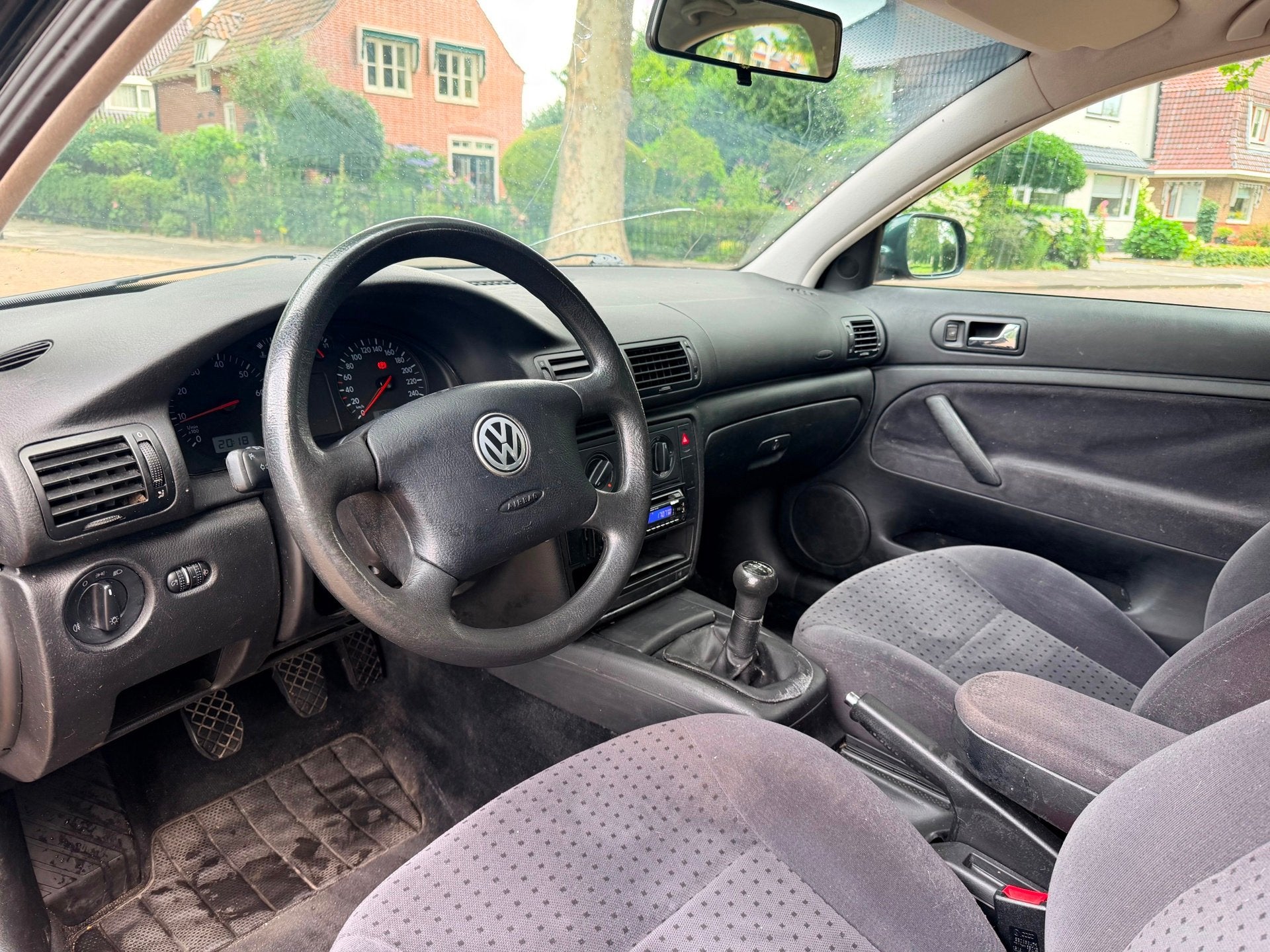 Foto 9 van Volkswagen Passat 1.8 | Elek.Pakket | Trekhaak | NAP!
