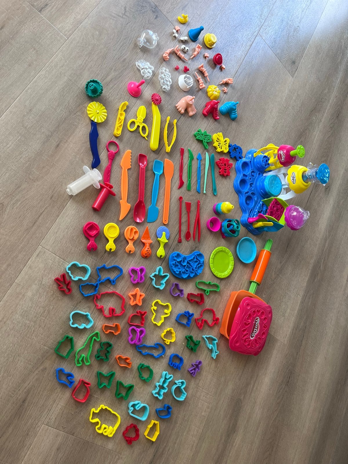 Grote Play-Doh set met veel vormpjes en accessoires, Ophalen of Verzenden, Gebruikt, Knutselen
