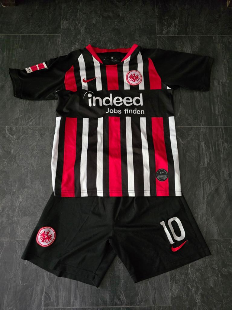 Voetbaltenue van Eintracht Frankfurt, Maat XS of kleiner, Ophalen of Verzenden, Set