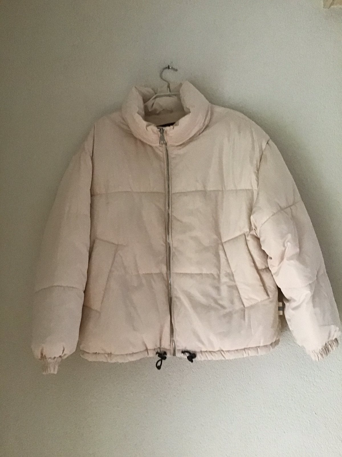 Pull & Bear gewatteerde Jas crème maat M, Ophalen of Verzenden, Zo goed als nieuw, Maat 38/40 (M), Overige kleuren
