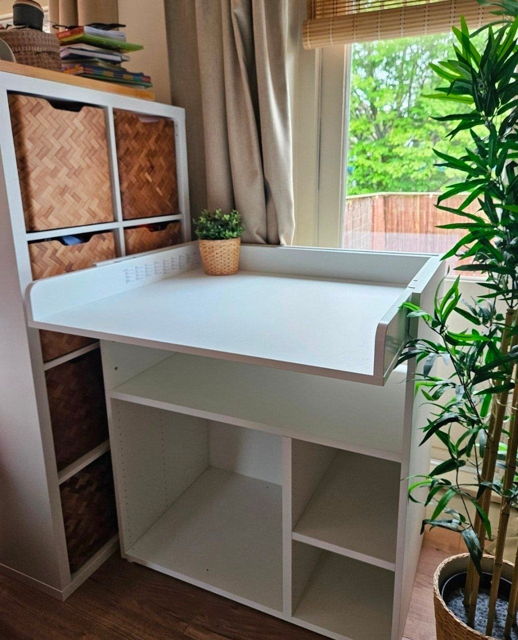 SMÅSTAD Commode/bureau, wit, 90x79x100 cm
Commode/bureau, wi, 50 tot 70 cm, 105 cm of meer, Ophalen of Verzenden, 100 cm of meer