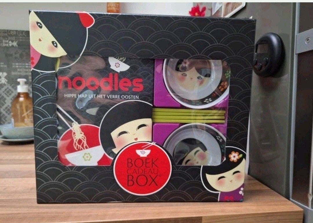 Nieuwe Noodle Kadobox: Boekje, Kommetjes & Chopsticks, Overige typen, Kunststof, Nieuw, Ophalen of Verzenden