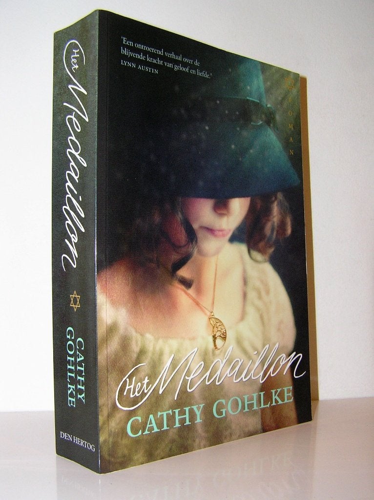 Cathy Gohlke - Het medaillon (christelijk historische roman), Boeken, Ophalen of Verzenden, Zo goed als nieuw