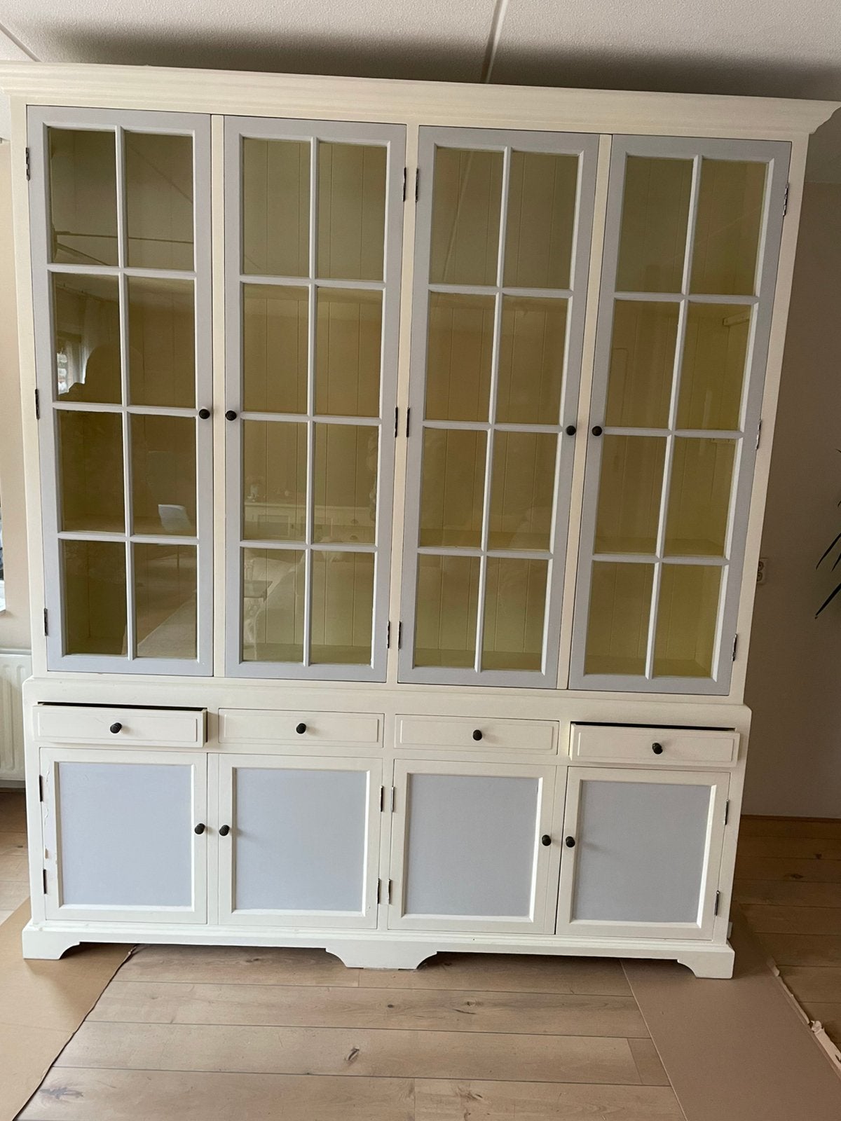 Let op !!! Vitrinekast crème en  tvkast crème tekoop, Huis en Inrichting, Ophalen, Gebruikt, 200 cm of meer, Met lade(s)