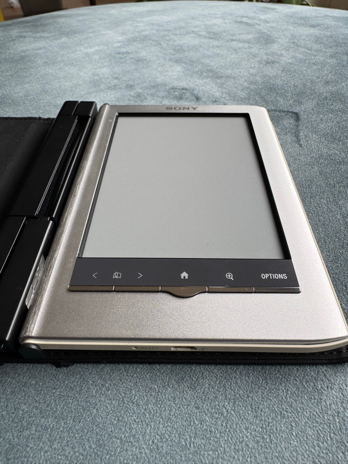 Sony Reader PRS-350 E-reader met hoes en leeslampje, Computers en Software, E-readers, Zo goed als nieuw, 4 GB of minder, Touchscreen