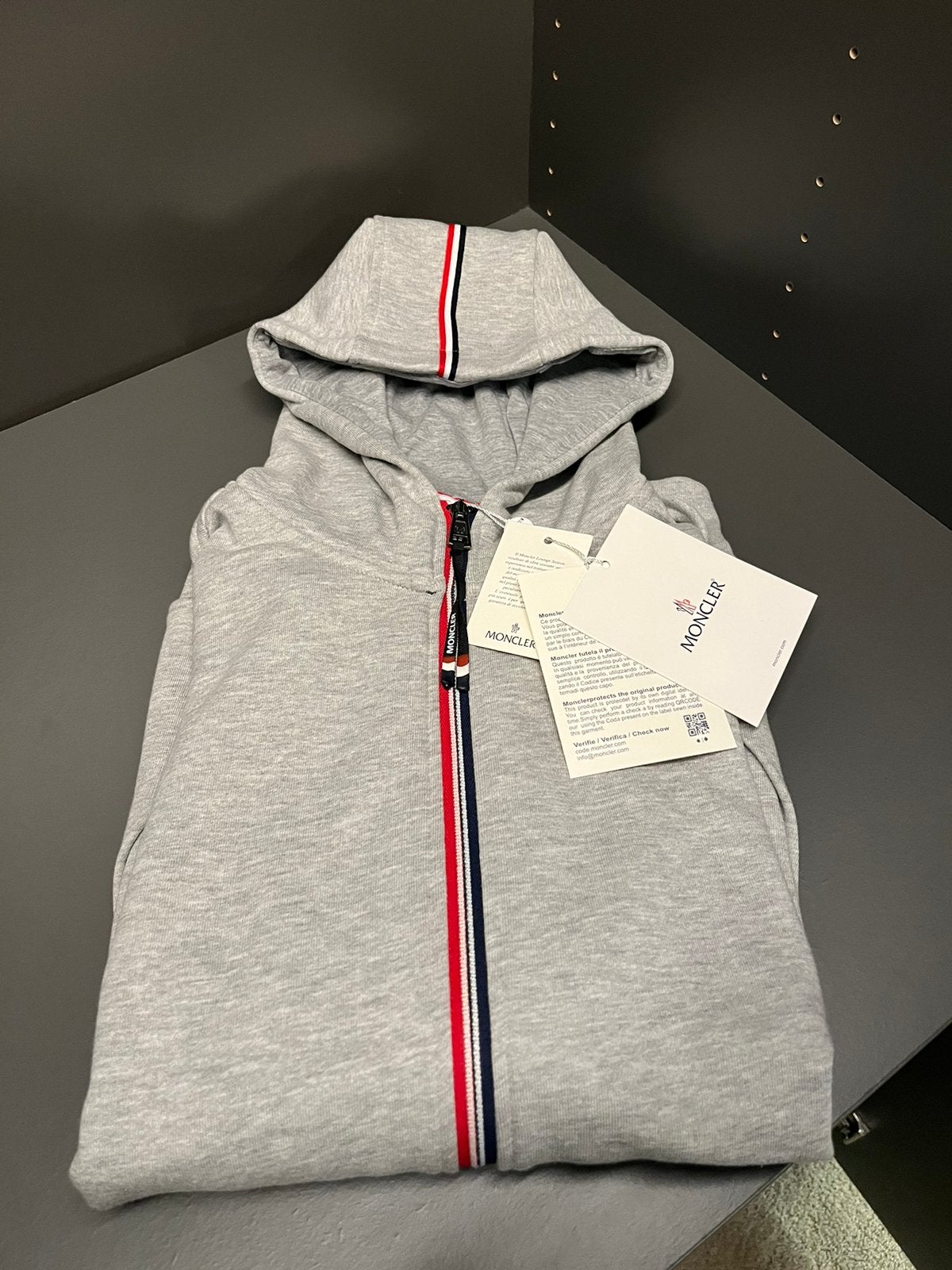 Grijs vest Moncler, Kleding | Heren, Verzenden, Nieuw, Maat 48/50 (M), Grijs
