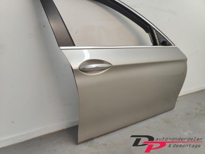 Portier 4Deurs rechts-voor van een BMW 5-Serie (A72), Gebruikt, -, Deur, -