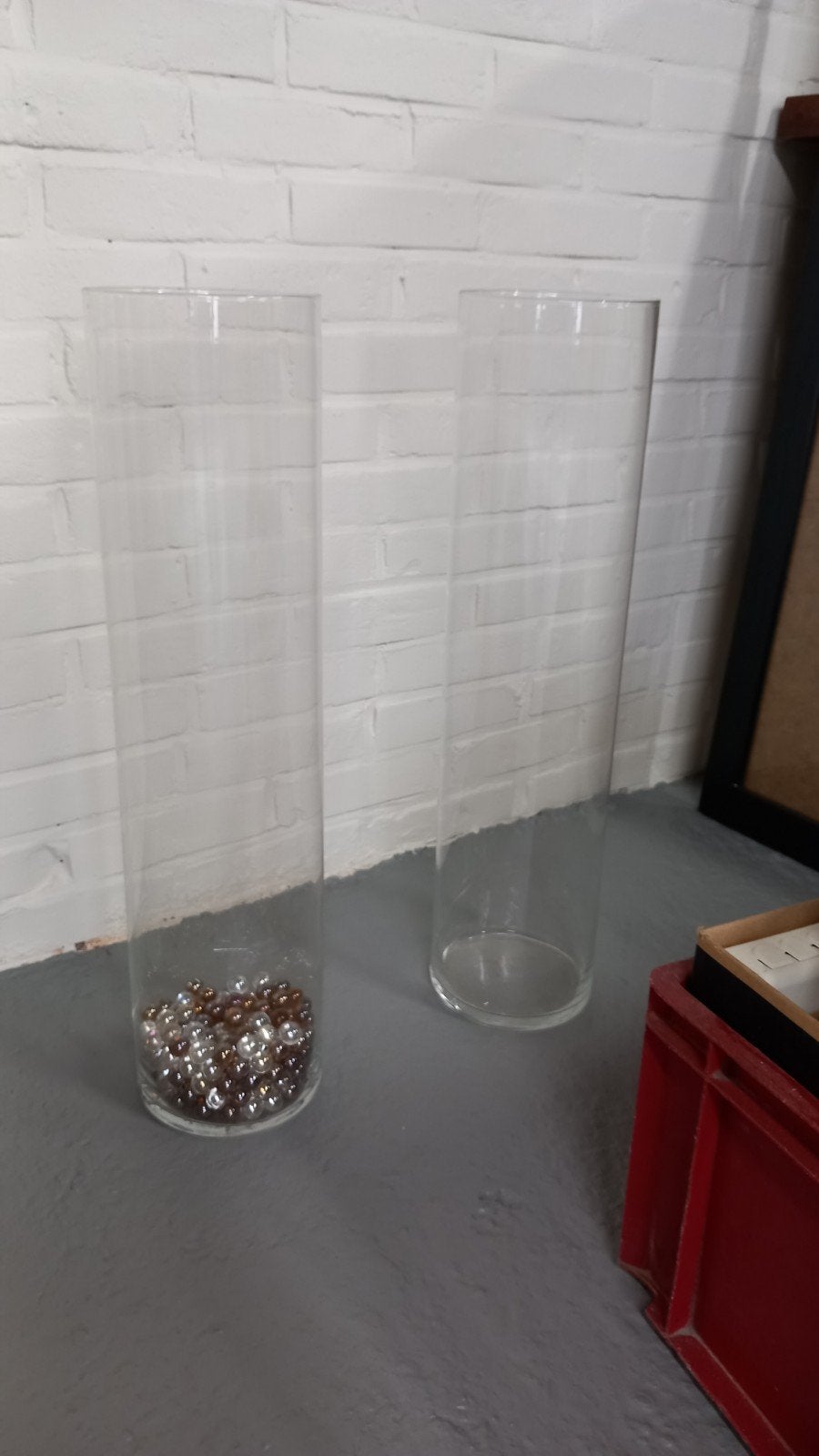2 Glazen cilinder vazen €12,50, Ophalen