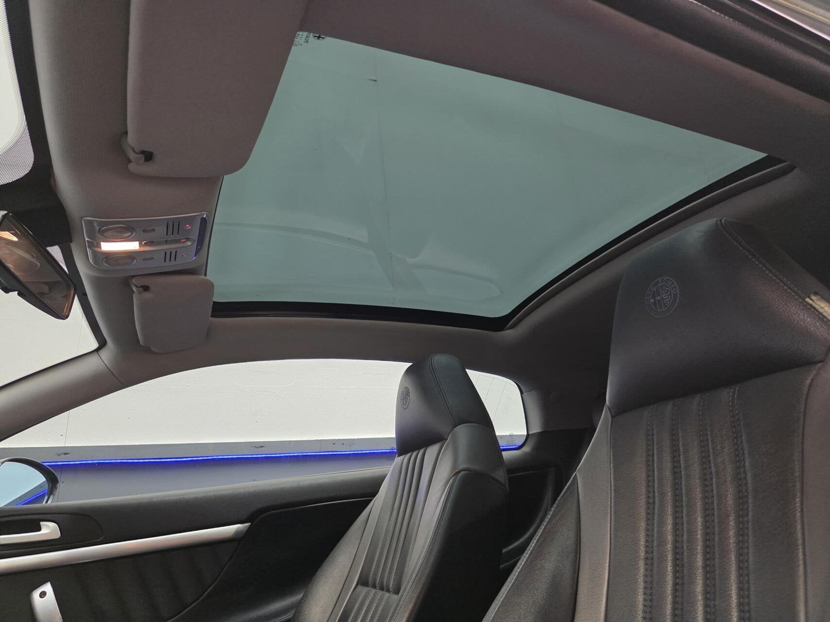Alfa Romeo Brera 2.2 JTS SkyWindow | Climat & Cruise Control, Auto's, Brera, Gebruikt, 4 cilinders, 4 stoelen