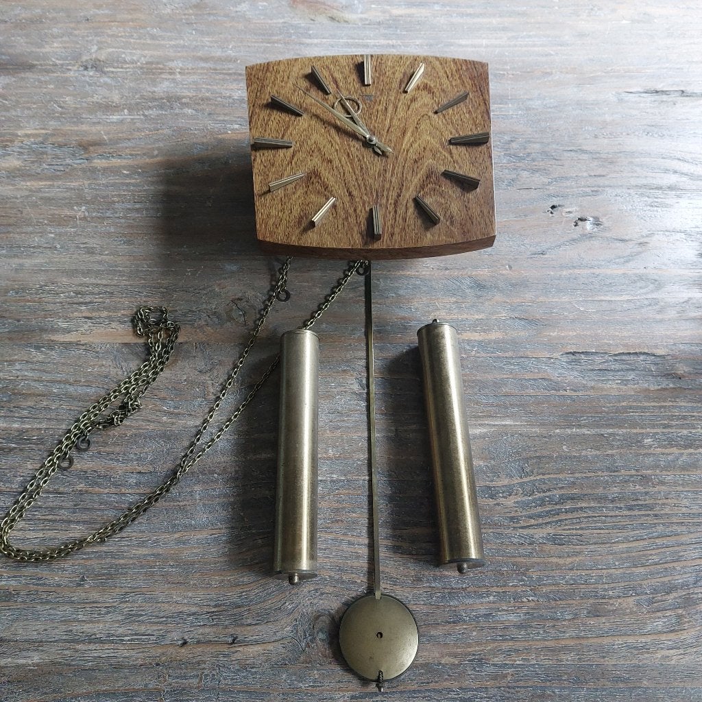 Aangeboden, jaren 70 wand/hangklok met gewichten, defect, Ophalen