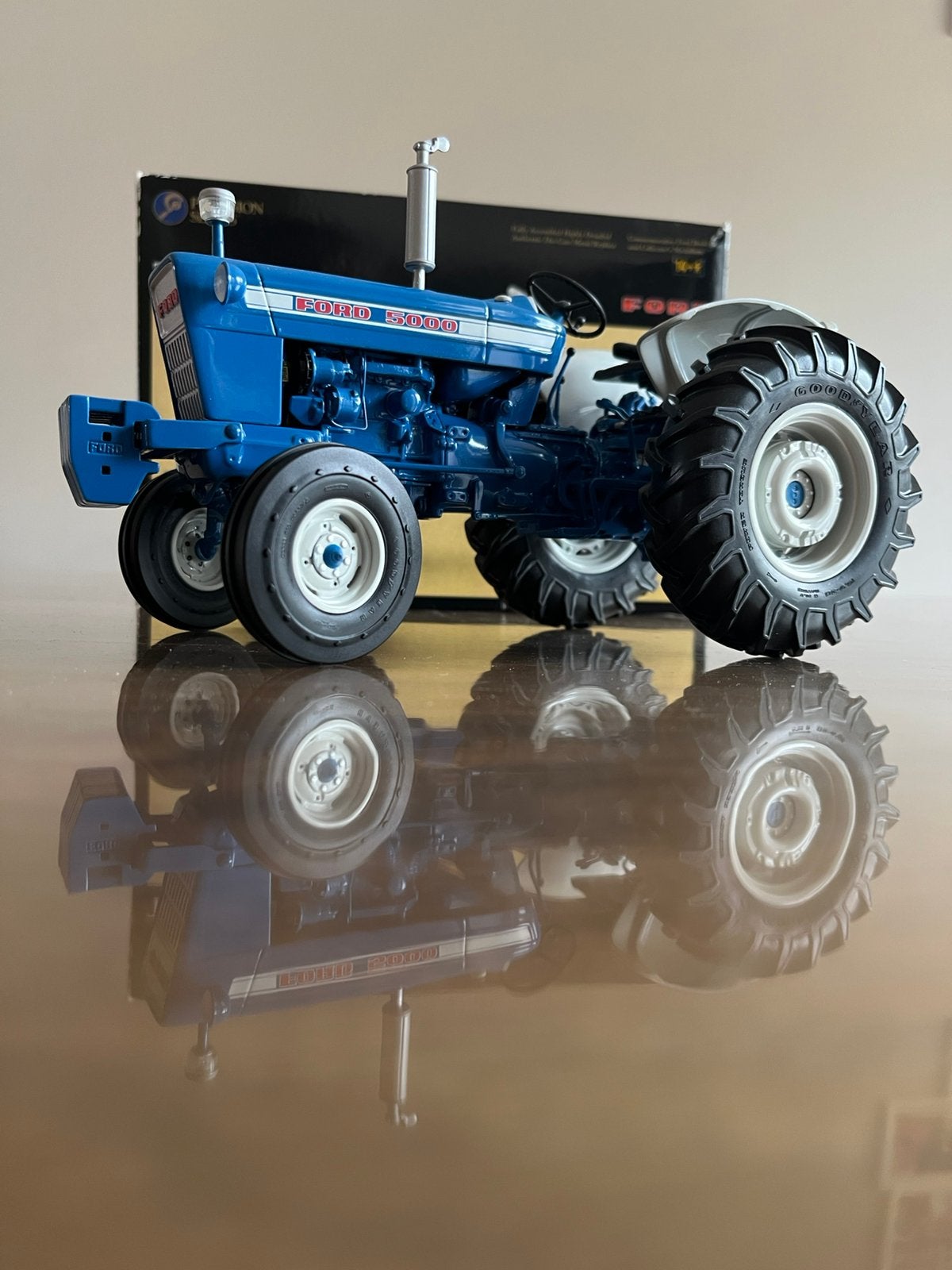 Ford 5000 tractor Ertl Precision 1/16 prachtig model !, Ophalen of Verzenden, Zo goed als nieuw, Tractor of Landbouw