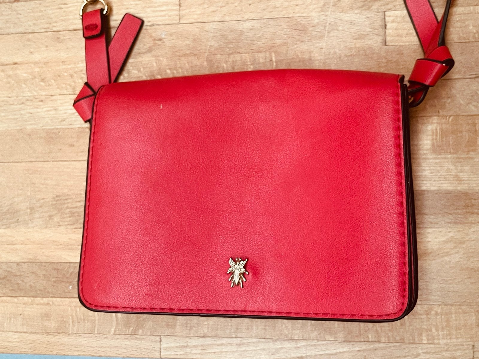 Rode Zara schoudertas met gouden kettingriem, Ophalen of Verzenden, Zo goed als nieuw, Rood, Overige merken