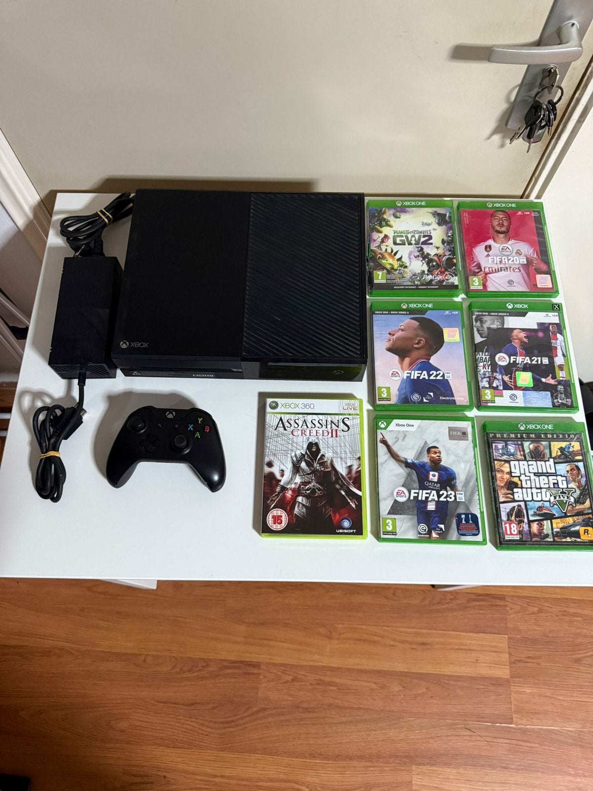 Xbox One + 1 Controller & 7 Games, Ophalen of Verzenden, Zo goed als nieuw, 500 GB, Met 1 controller