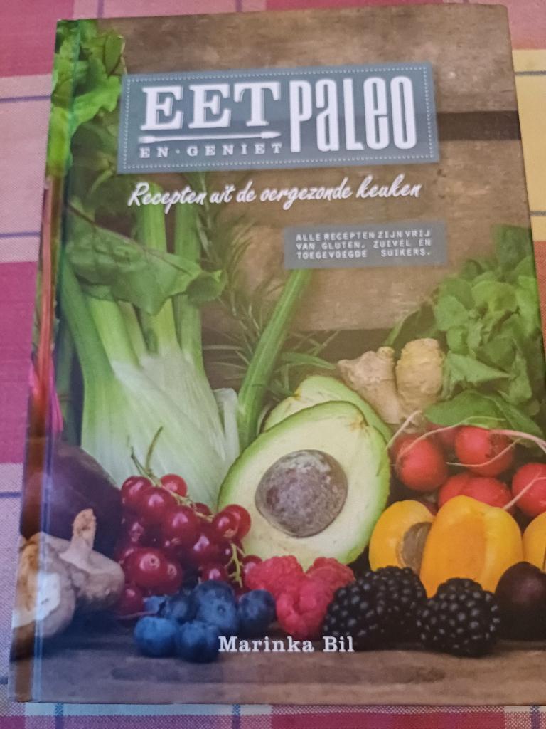Marinka Bil:eet paleo en geniet..Hardcover.9789082247701, Ophalen, Gelezen, Gezondheid en Conditie, Marinka Bil
