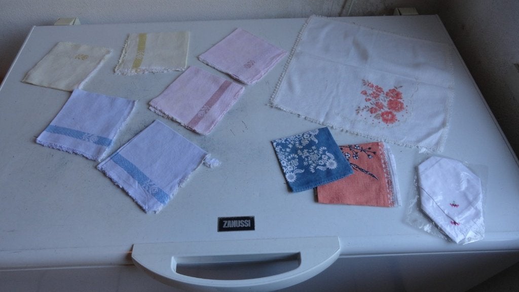 Servetten x 6, zakdoekjes en kleedje, ouderwets, Antiek en Kunst, Ophalen of Verzenden