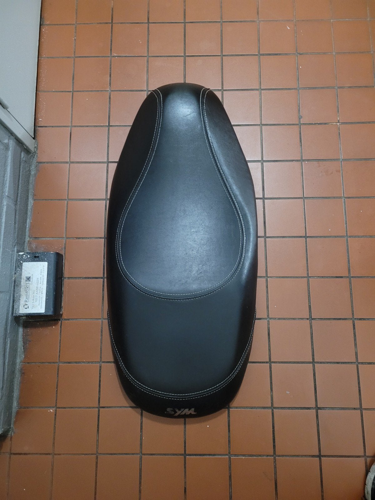 Sym fiddle 2 50s zadel / buddy, Fietsen en Brommers, Brommeronderdelen | Scooters, Ophalen, Zo goed als nieuw, Zadel
