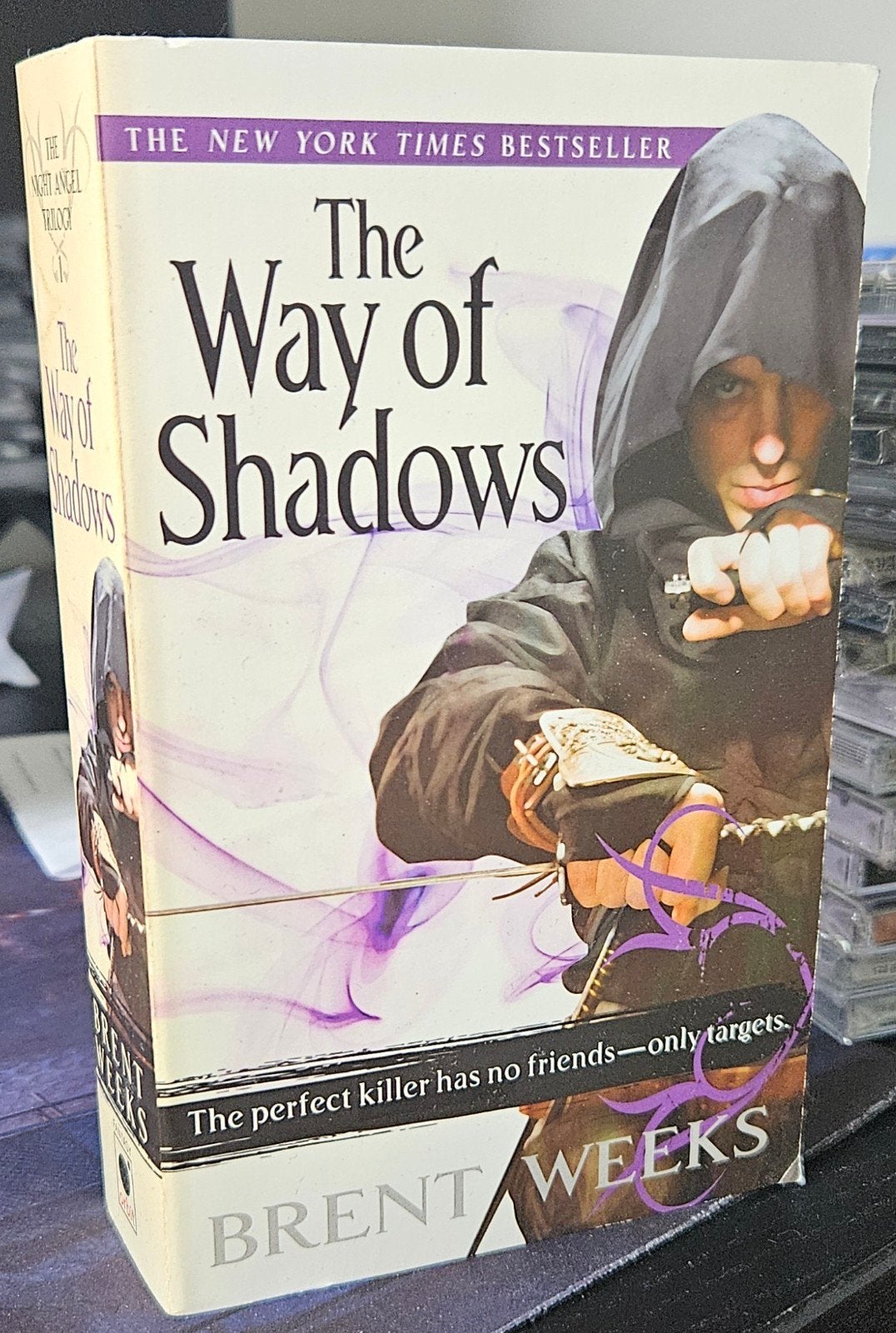Brent Weeks - The Night Angel Trilogy Book 1, Boeken, Ophalen