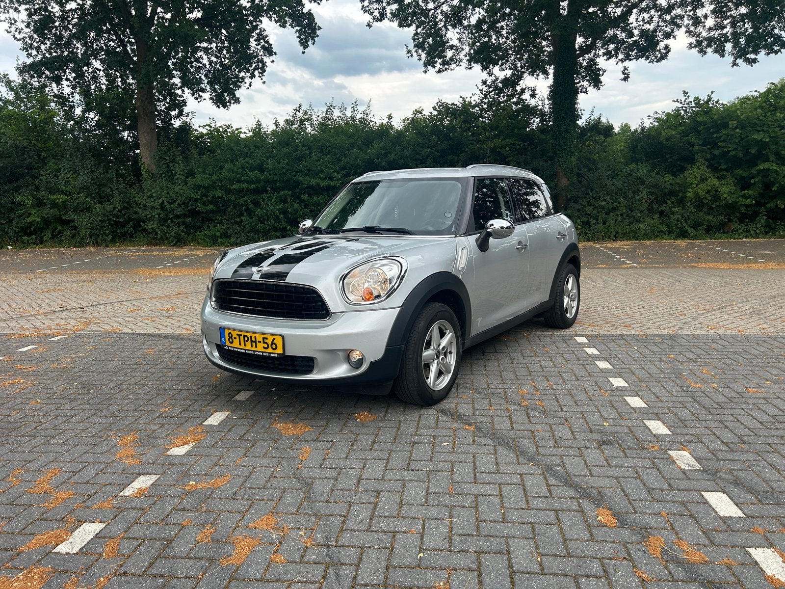 Mini Countryman 1.6 ONE Business Line, Voorwielaandrijving, Zwart, Leder en Stof, Particulier
