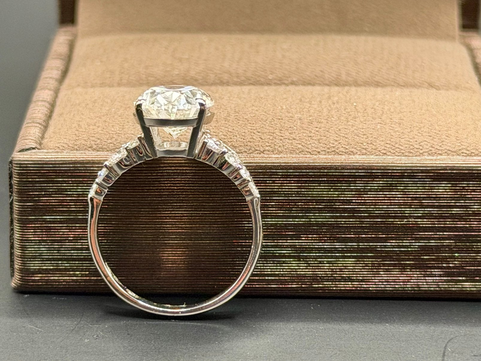 Nieuwe 18K gouden verlovingsring met 4.72ct diamant- 17,5mm, Wit, Nieuw, Ophalen of Verzenden, 17 tot 18